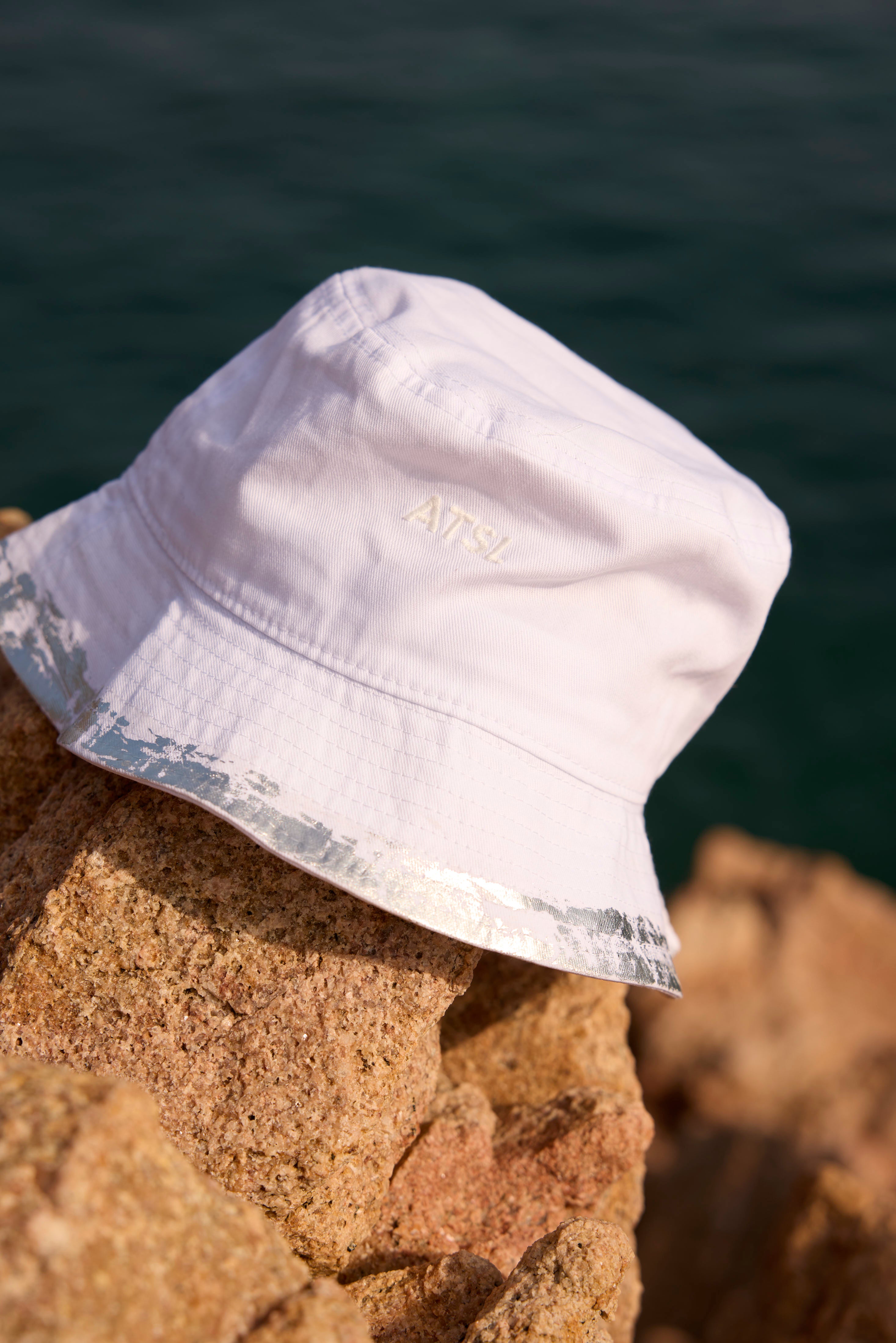 BUCKET HAT METAL