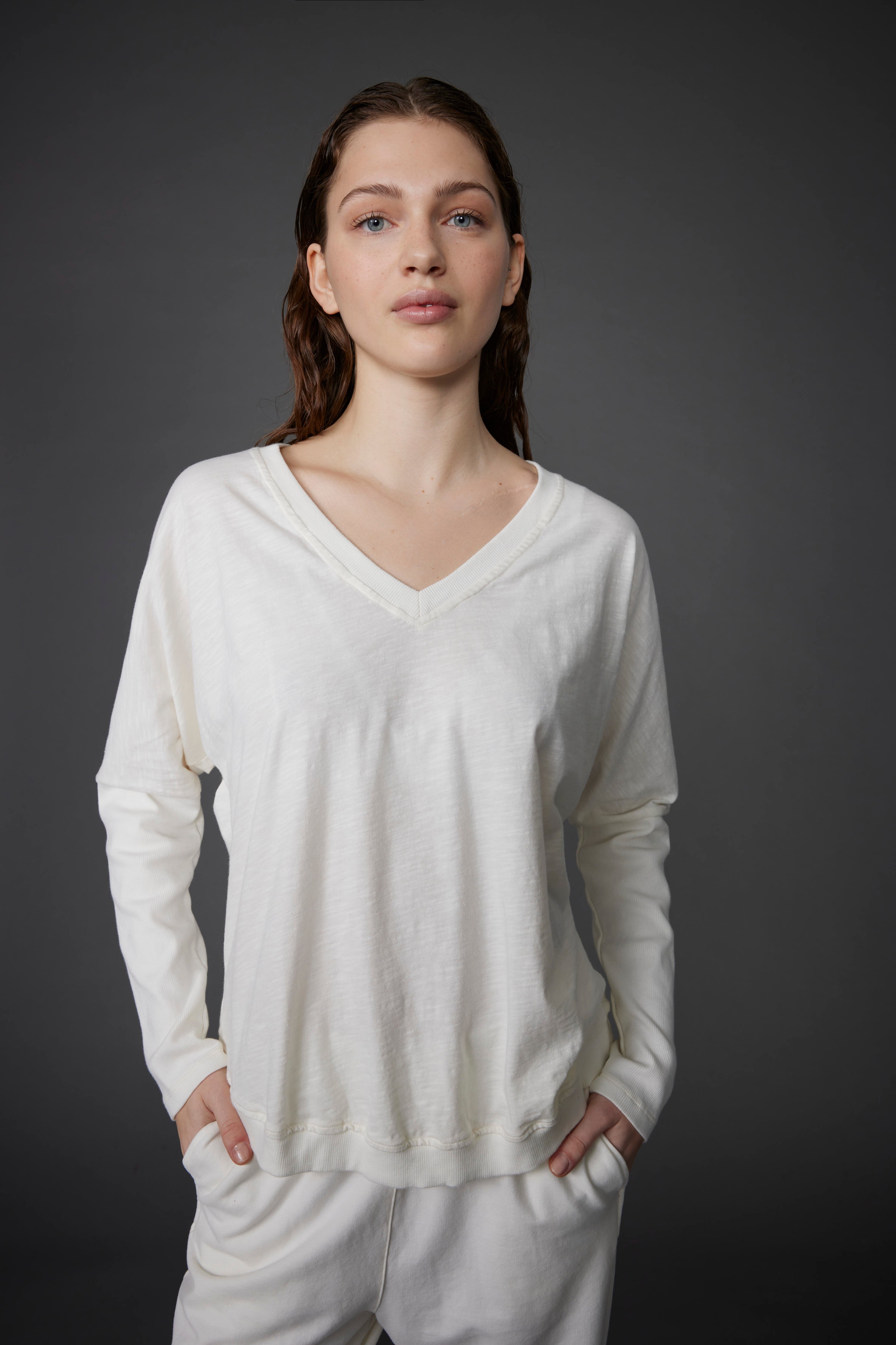 T-SHIRT V-NECK COTTON