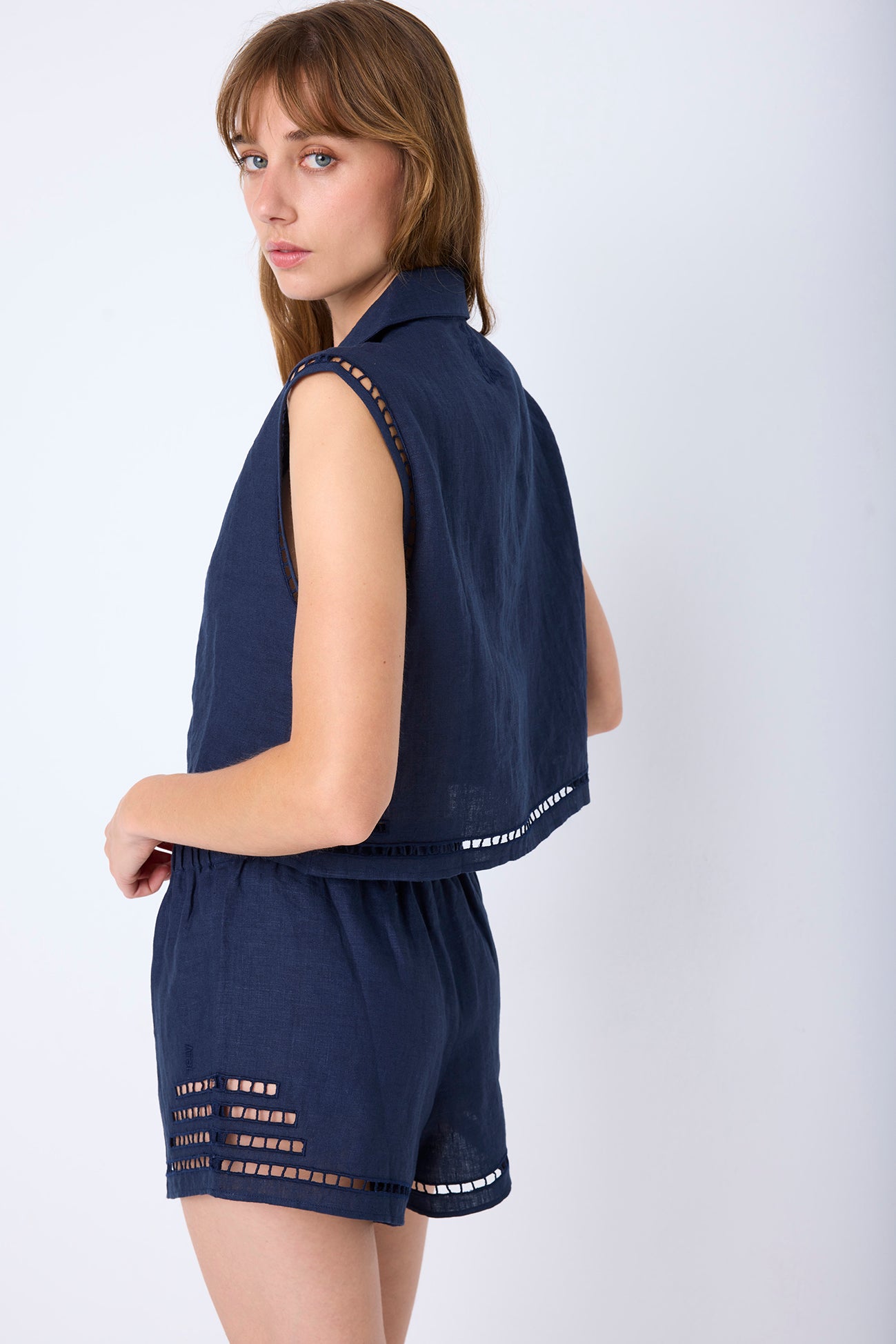 SHORT LINEN BRODERIE