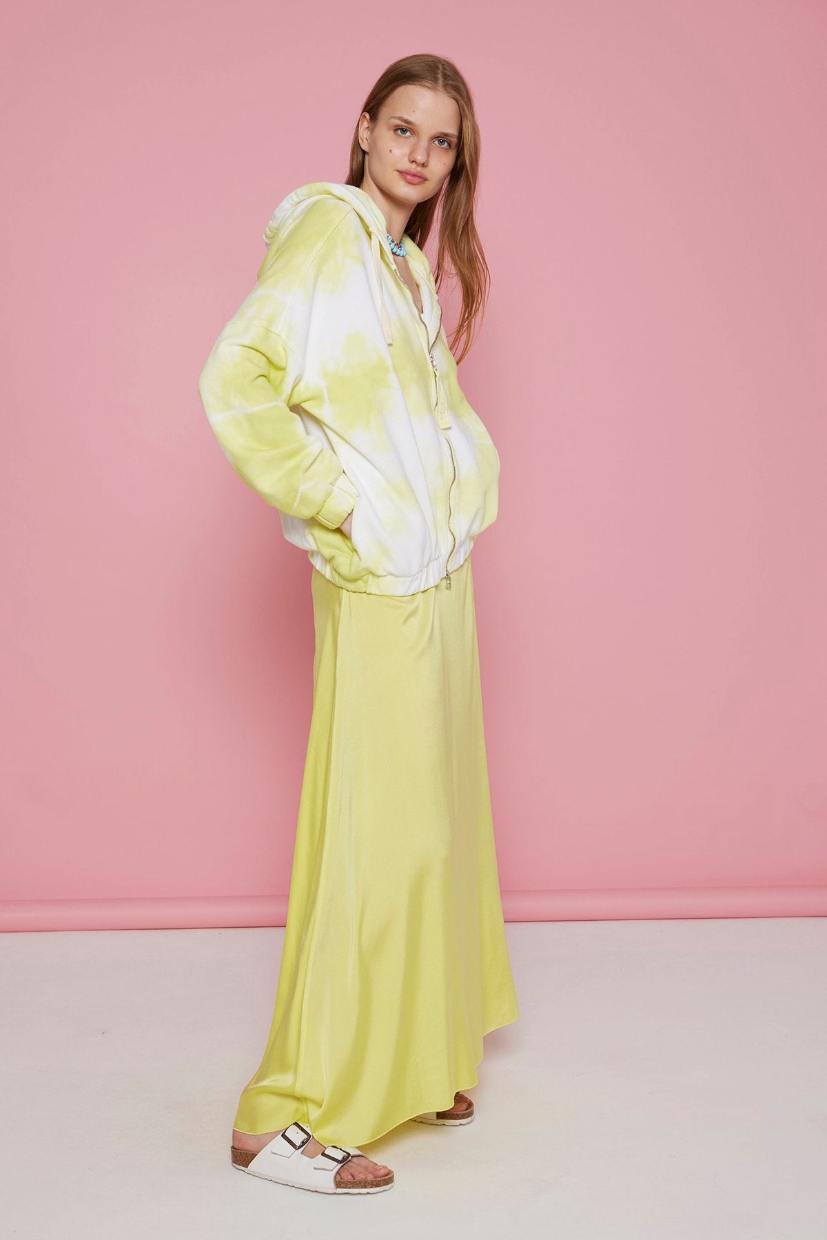ATSL online SS25_2698